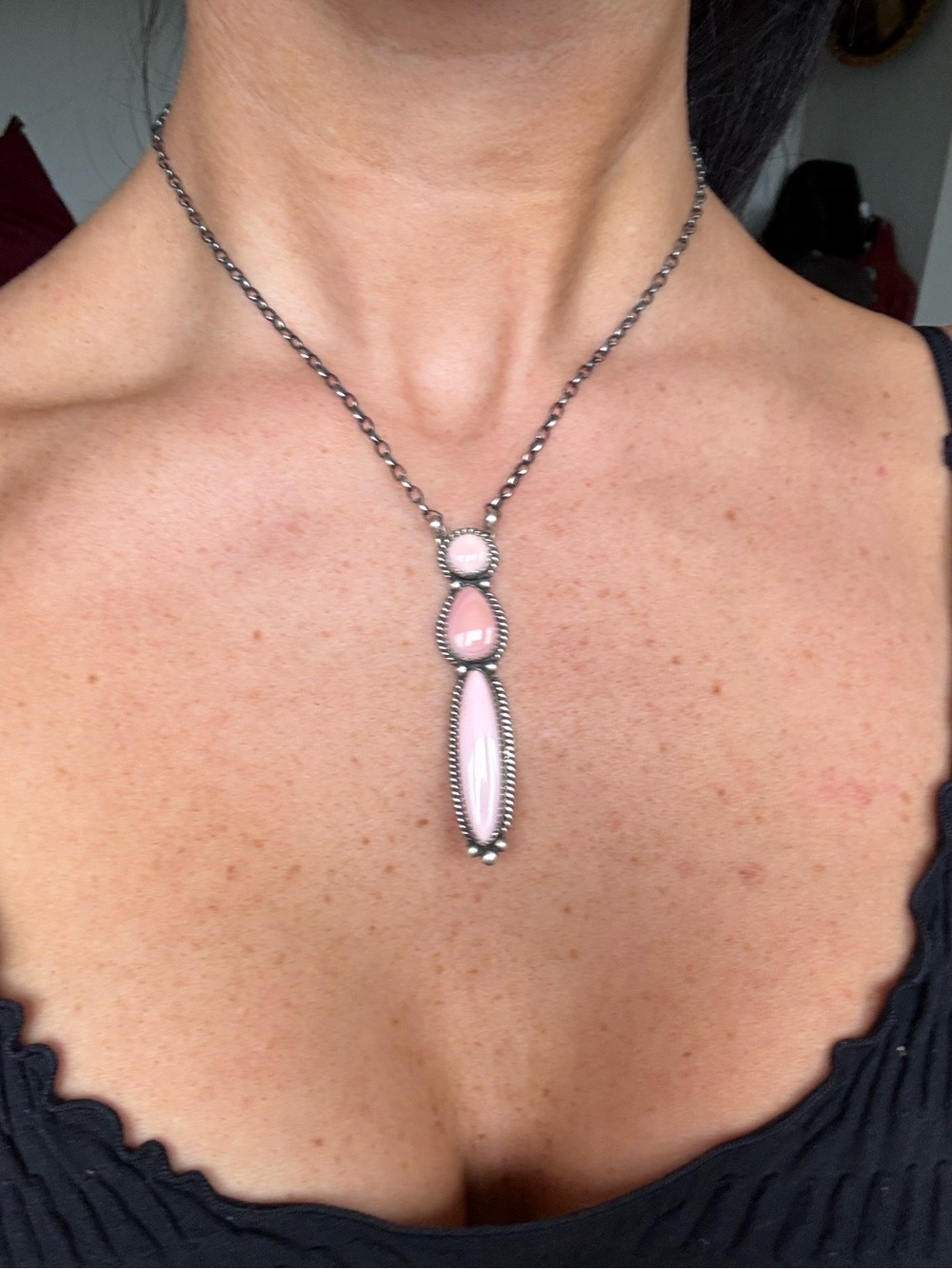 Navajo handmade big pink conch necklace. 925 sterling